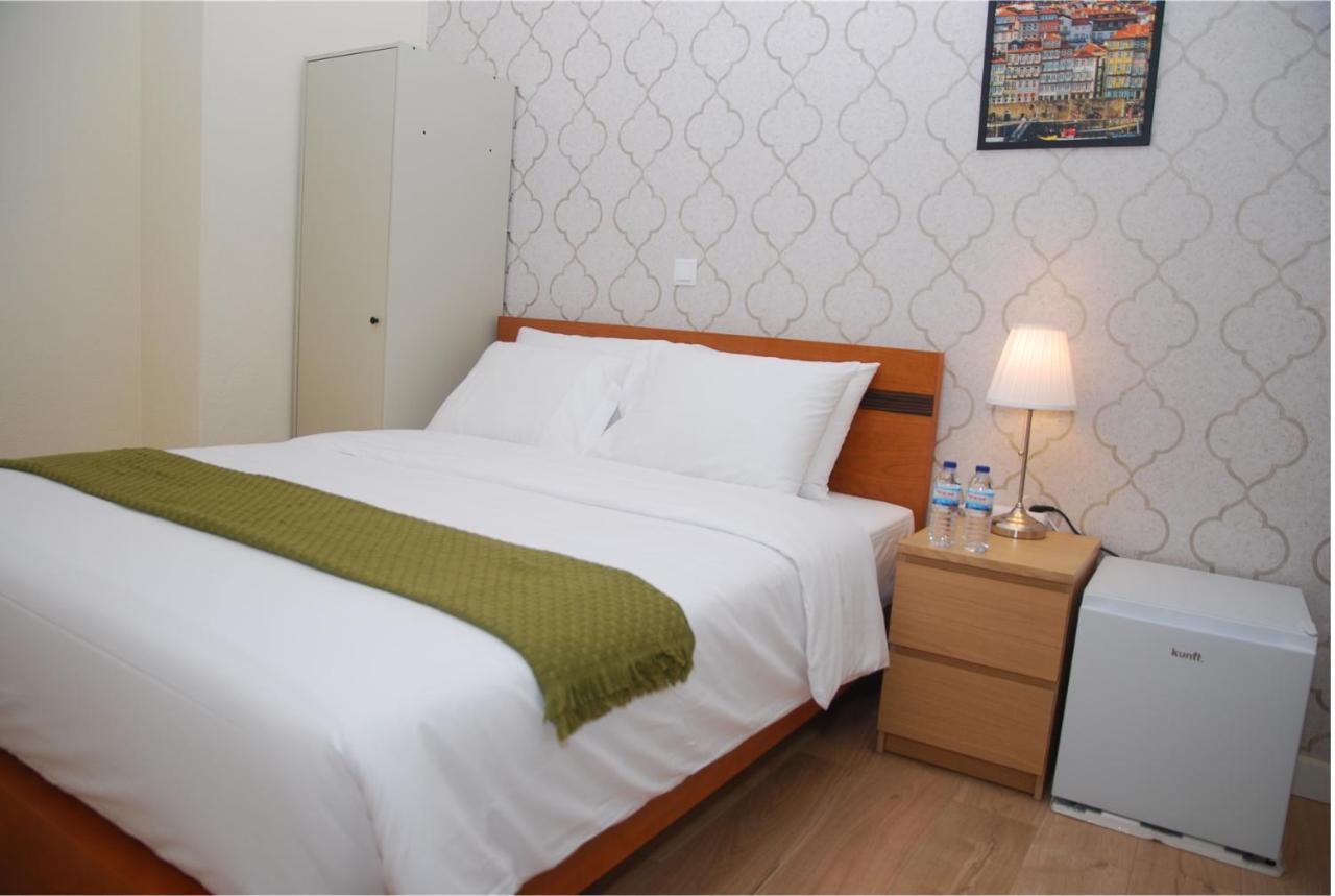 Amor Lisboa Hostel Albergue